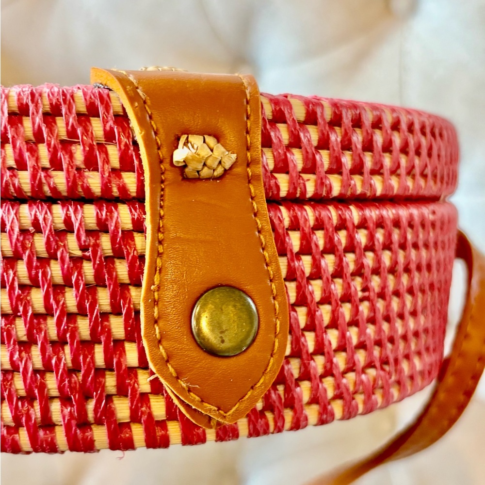 Summer Pink Round Rattan Bamboo Sustainable Textile Crossbody Bag - Picture 3 of 13